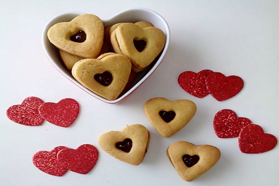 VALENTINE'S DAYHEART SHAPED LINZER COOKIES