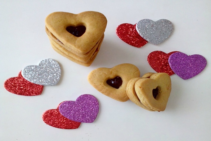 VALENTINE'S DAYHEART SHAPED LINZER COOKIES 04