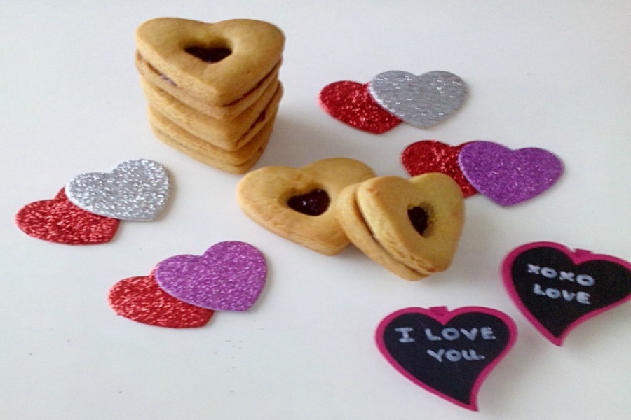 VALENTINE'S DAYHEART SHAPED LINZER COOKIES 05